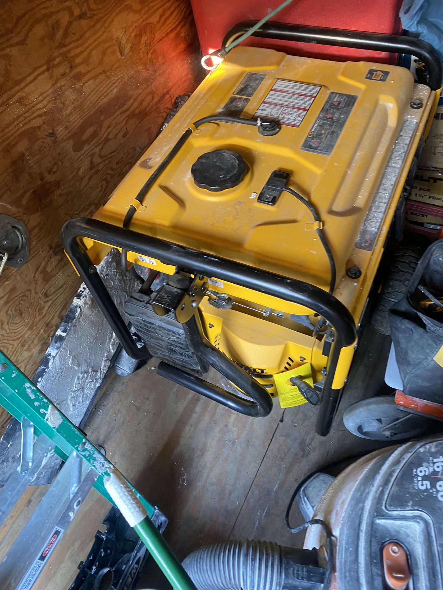 Generador Solo Tiene 3 Horas De Uso for Sale in Bedford Park, IL OfferUp