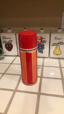 Vintage 1974 Thermos Bottle. Good Condition, Ready to use!