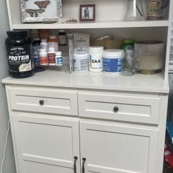 Storage Cabinet/Hutch