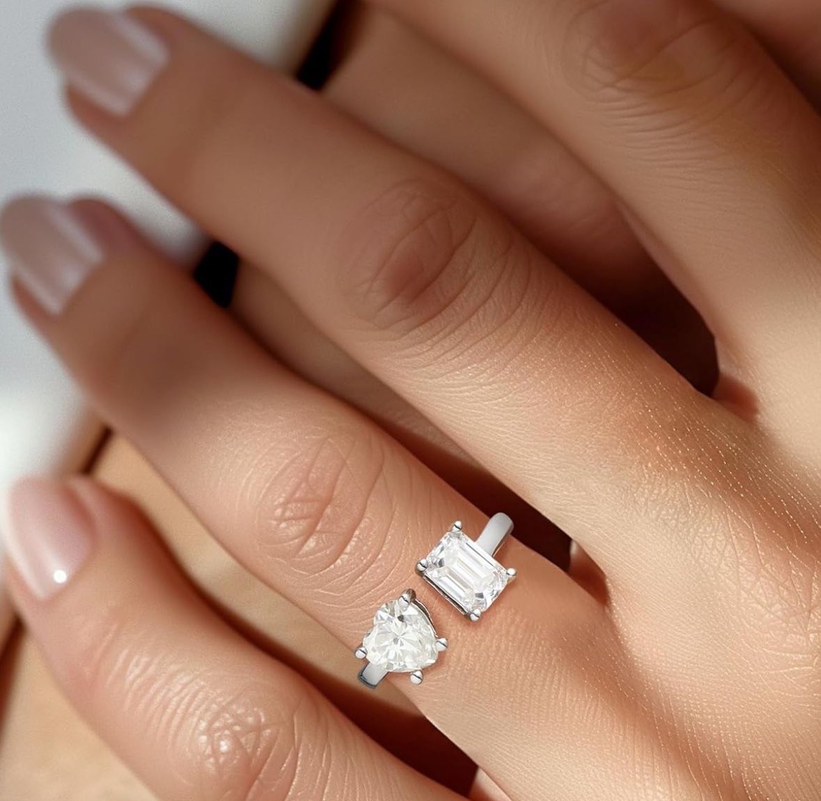 Brand new Emerald cut wedding ring 2 carat moissanite