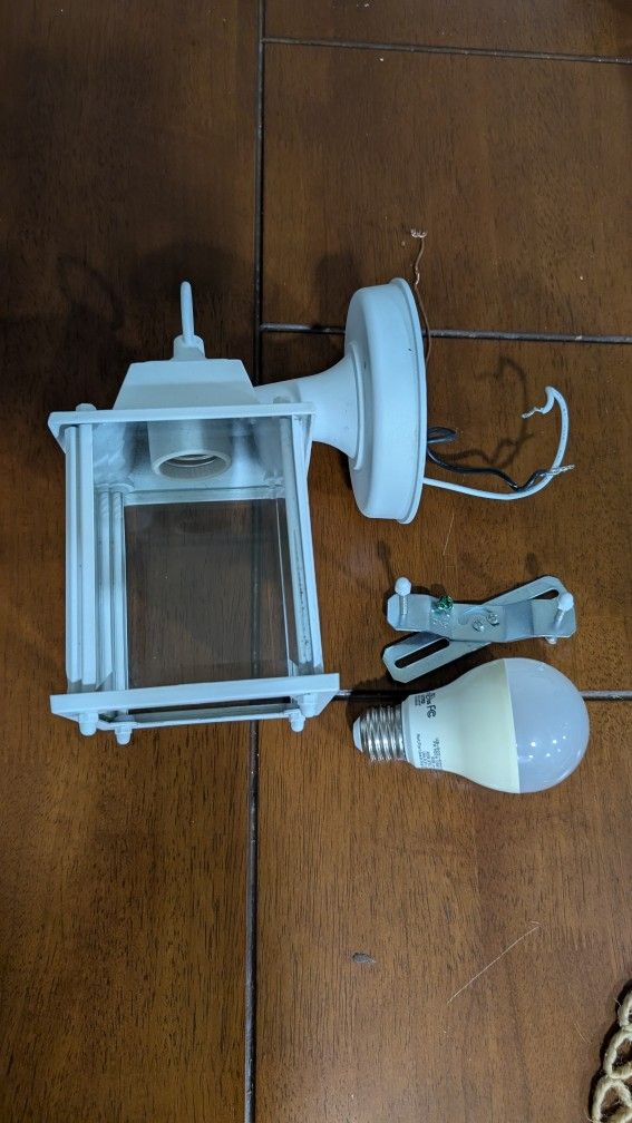 Outdoor Light With LED Bulb