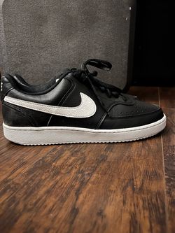 Authentic NIKE shoes, size 9.5, black & white.
