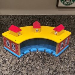 Thomas and Friends Train Wooden Roundhouse 5 Space Garage Depot Yellow Red Blue. Great shape! Thomas Tank Engine