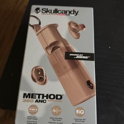 Skullcandy earphones
