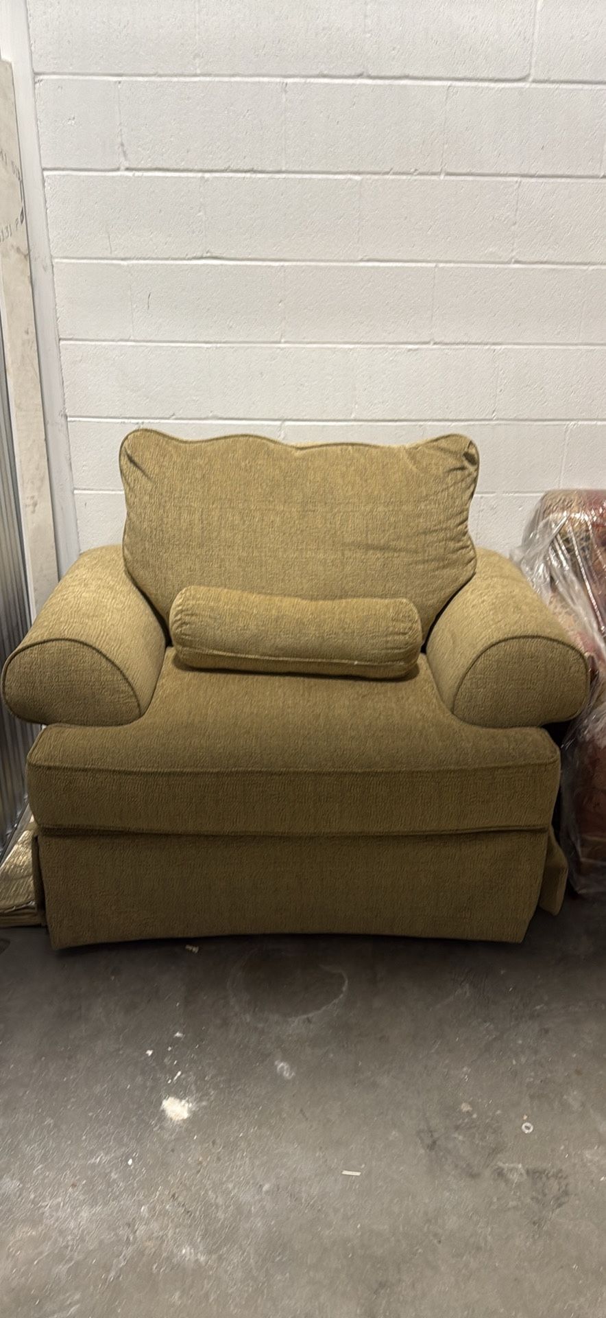 Oversized Chair -display Model