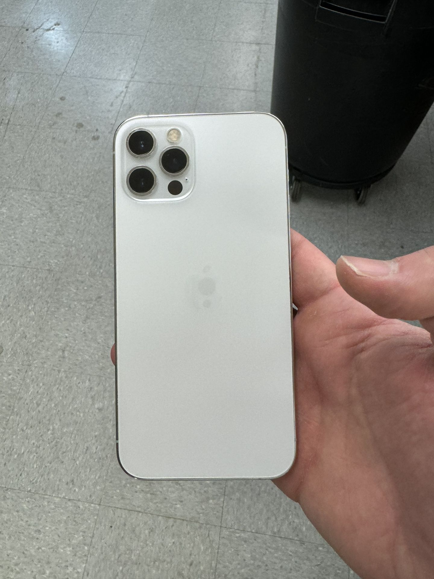 iPhone 12 Pro White - ( unlocked ) for Sale in Los Angeles, CA