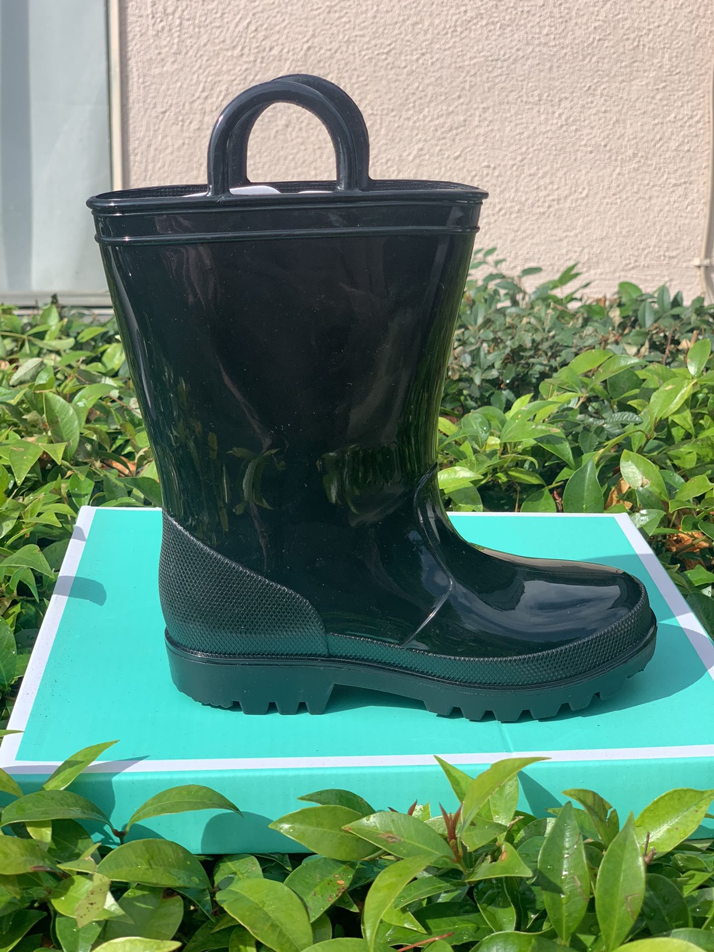 Rain boots for kids sizes 9,10,11,12,13,1,2,3,4