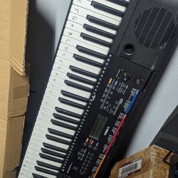 Yamaha Beginner Keyboard E263