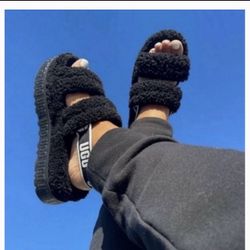 Ugg slipper/sandals- Great Condition Size 9