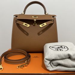 HERMÈS PARIS KELLY 25 GOLD EPSON LEATHER W/ GOLD HARDWARE 