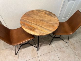 Kitchen table 2 leather chairs
