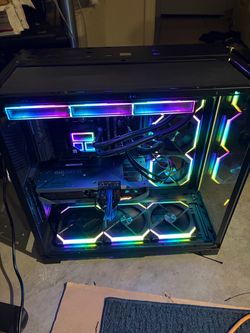 14 900 K, 9070 XT, 2 TB SSD,, 32 GB of RAM, Lian Li case and fans