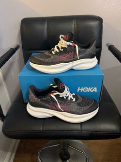Hoka Mach 6/ Size 7D Women’s $95