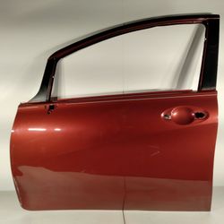  LEFT FRONT DOOR Used