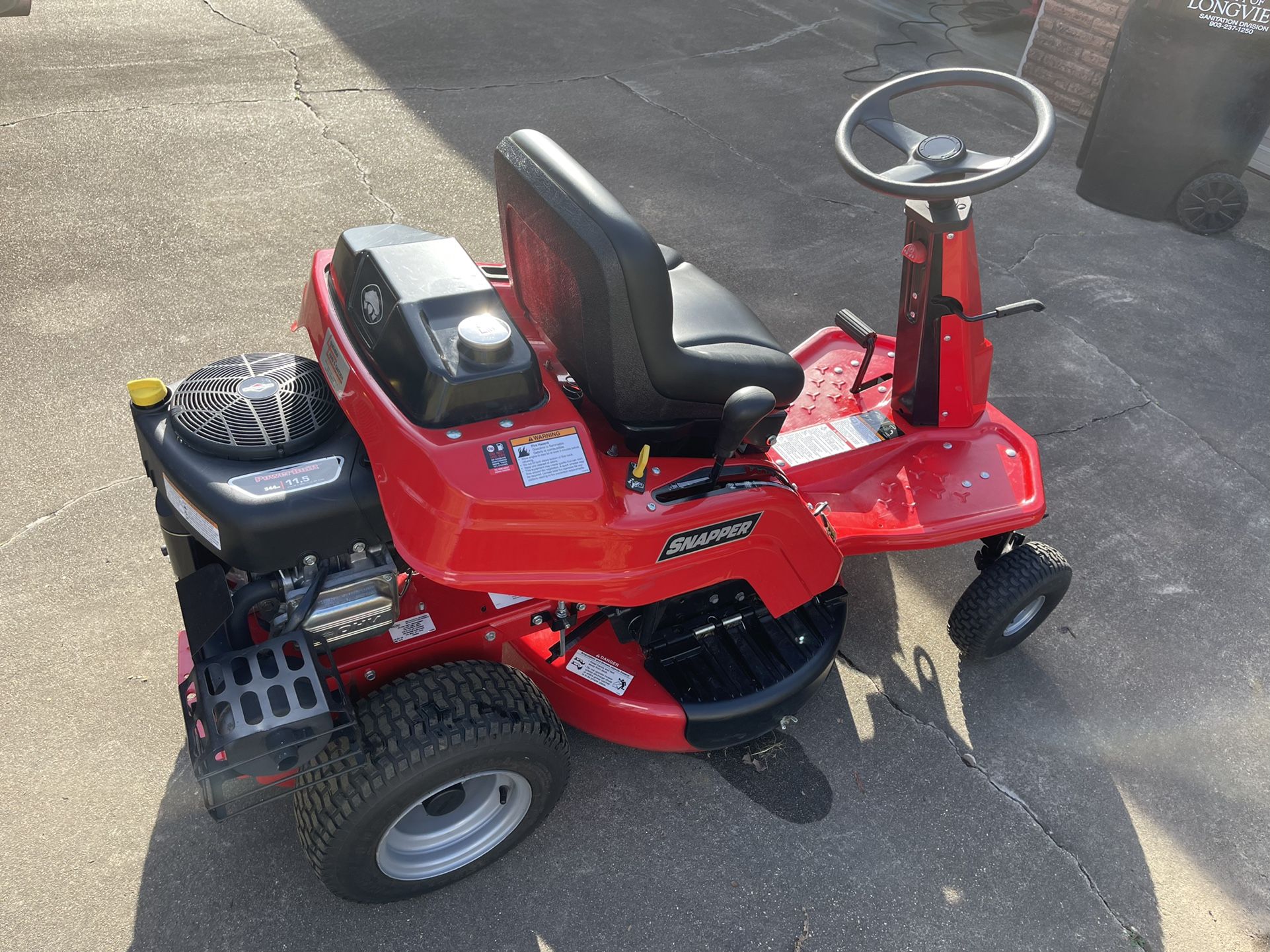 Snapper 11.5hp Riding Lawn Mower  28” Deck Like New