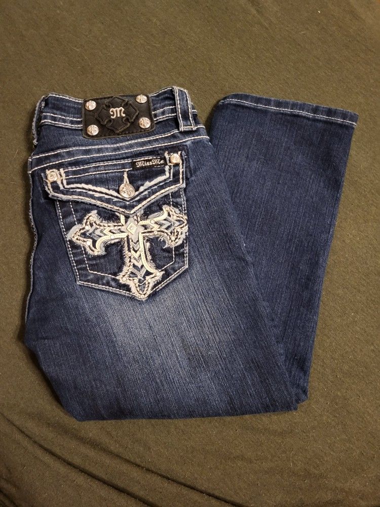 Miss Me Signature Cuffed Capi 28 Cross Crystal Embellished Back Pockets
