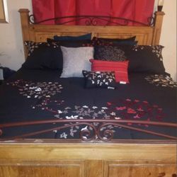 King Solid Oak Bed!