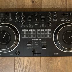 Pioneer DDJ-REV1 Performance DJ Controller Lightly Used