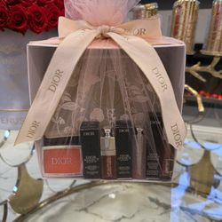 Dior Makeup Set 💕 FIRM PRICE NO TRADES BRAND NEW !! 