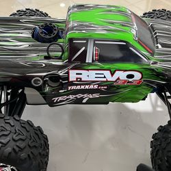 New Traxxas Revo 3.3 With Field Kit Tools Nitro 
