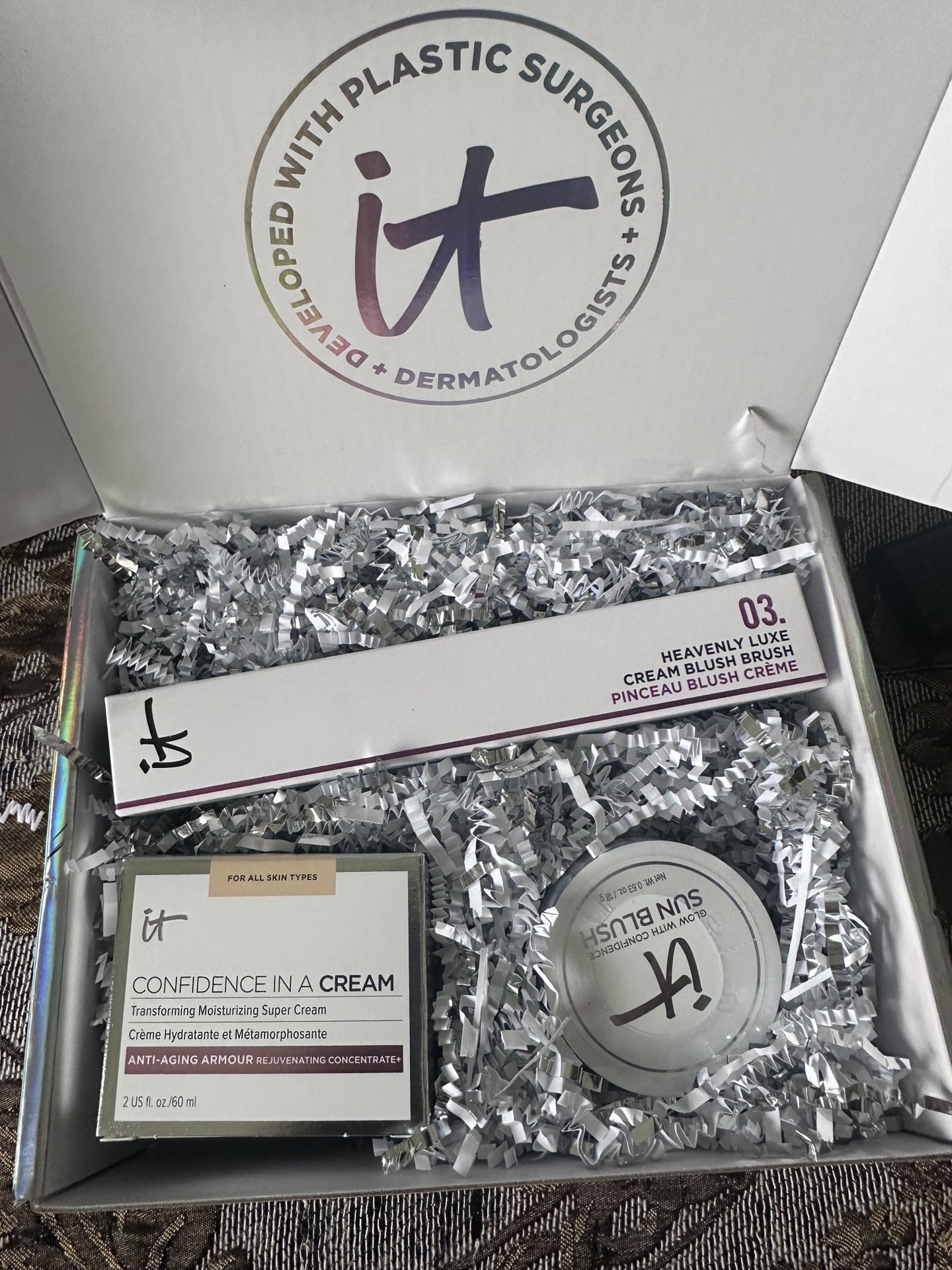 It cosmetics blush, Cream And Blush Brush 