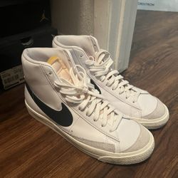 Nike Men Blazer Size 9