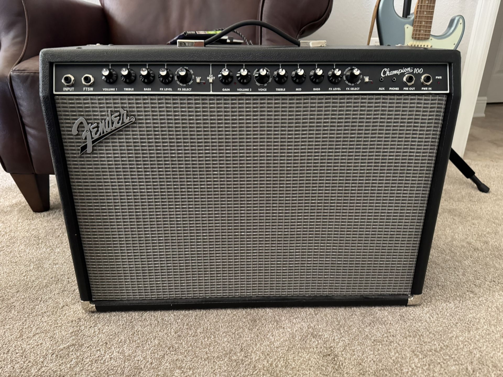 Fender Champion 100 – 100W 2x12 Combo Amp – Mint Condition