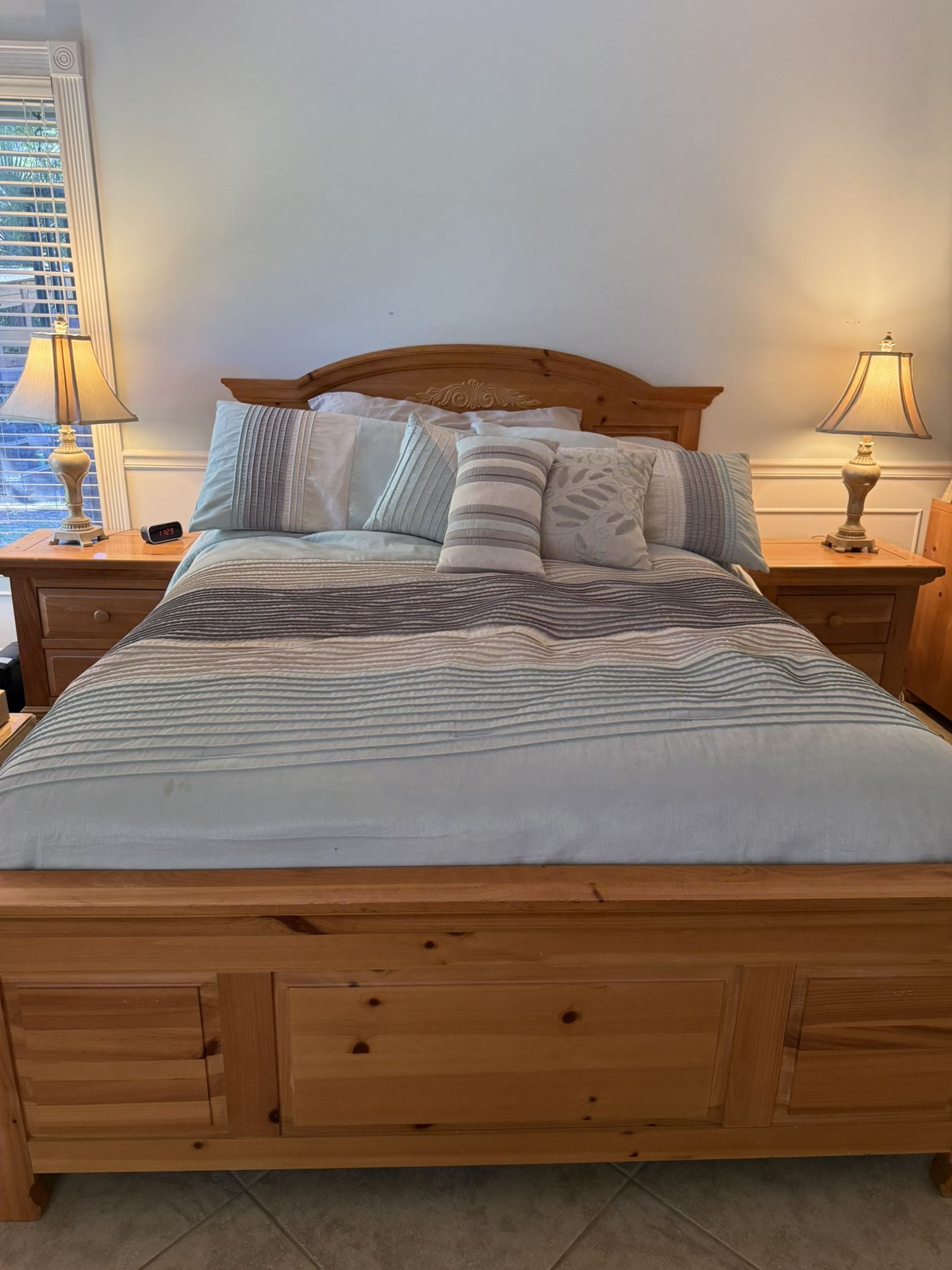 Broyhill Fontana Queen Bedroom Set