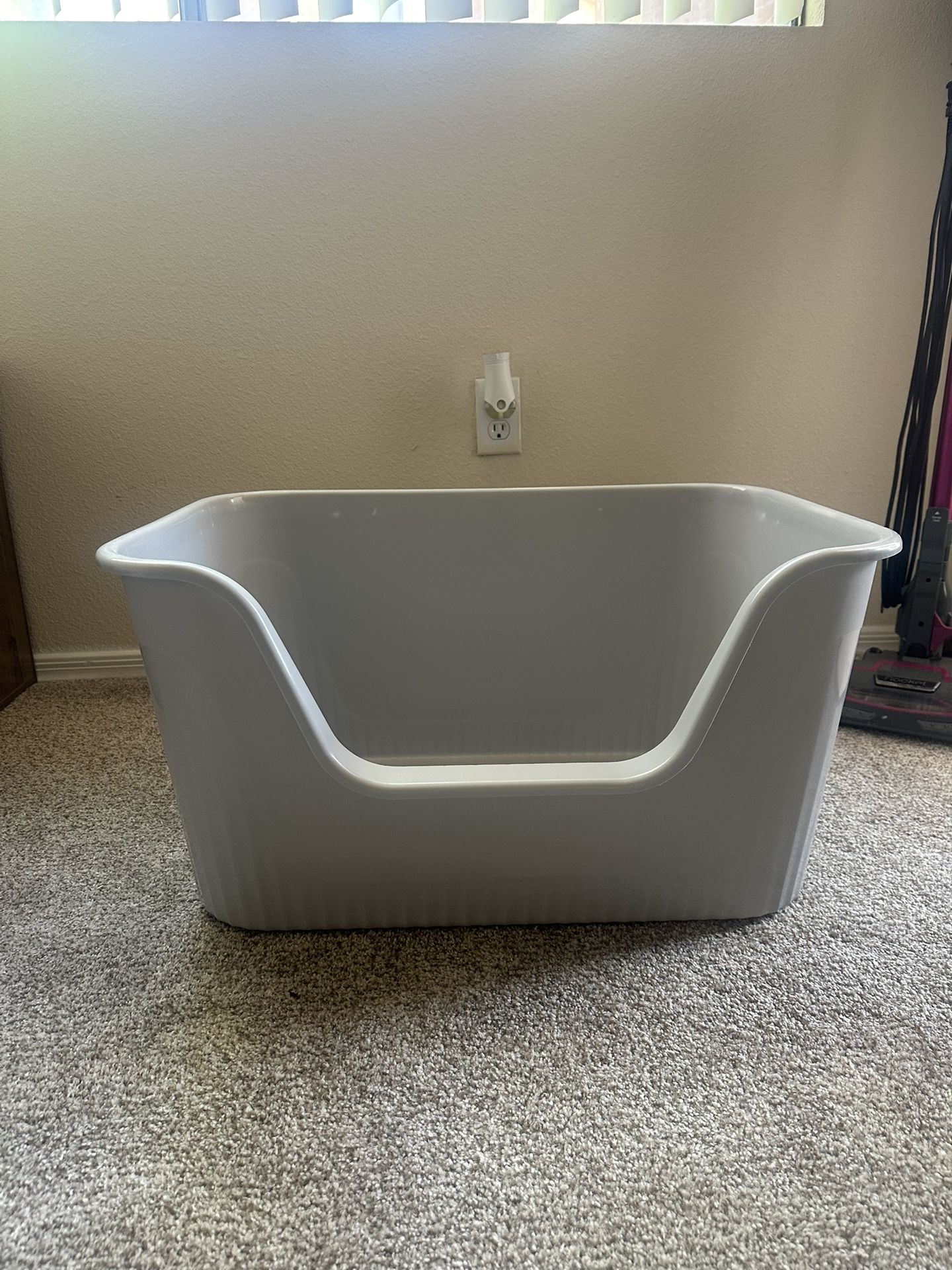 Cat litter box with tall walls