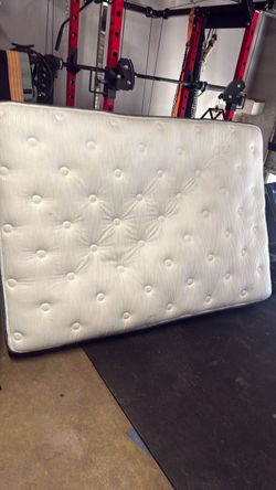 Full size mattress