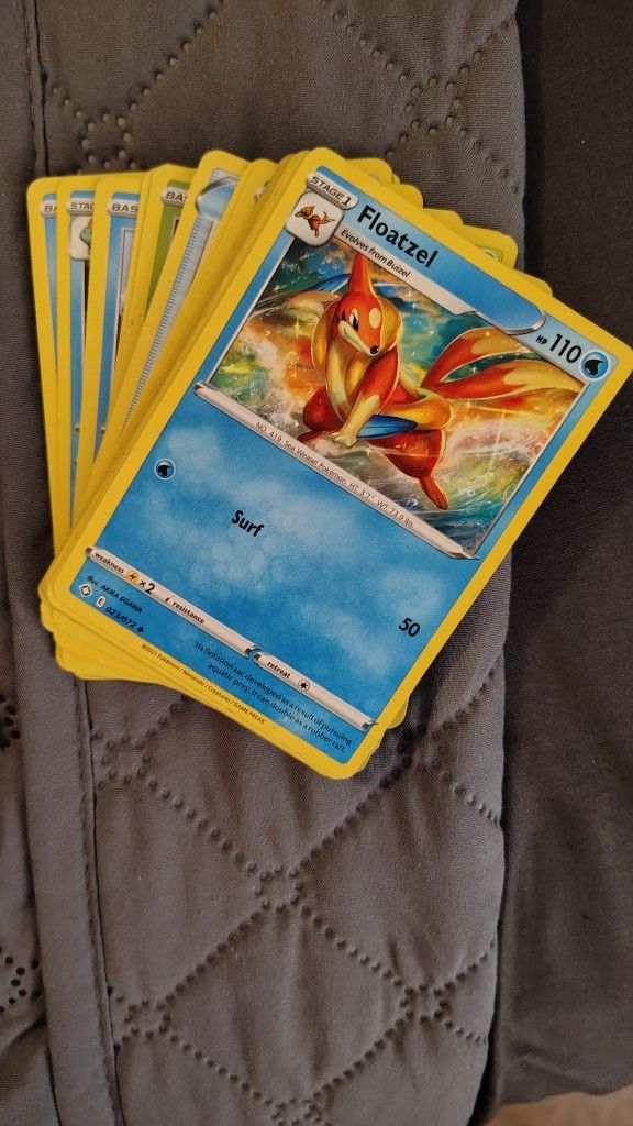 23.Random Pokemon Cards