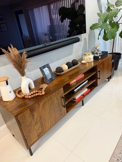 Tv console