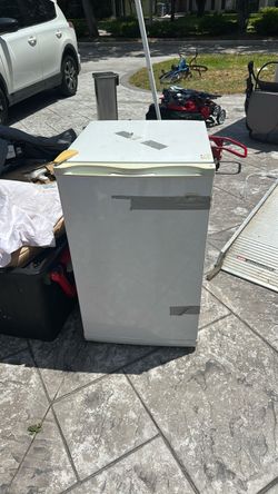 White Mini Fridge Compact Refrigerator