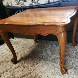 Nice End Table 29x25 