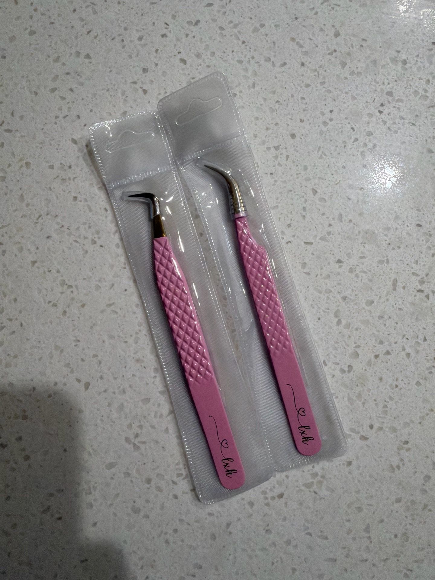 Lash tweezers