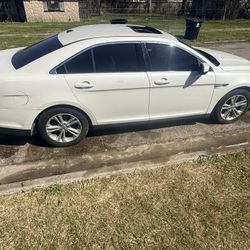 2014 Ford Taurus