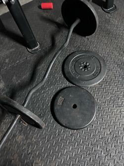 EZ Curl Bar w 100lbs standard weights