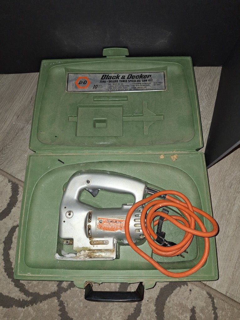 Black and Decker 7546 Deluxe 3 speed Jigsaw