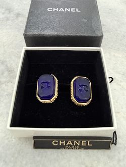 Vintage CHANEL 93A Coco Mark CC Blue Stone Clip-on Earring Gold tone