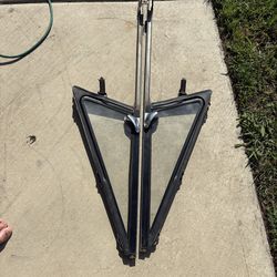 Pair of 67 - 72 vent wing windows rebuilt OEM new rubber