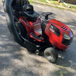 Craftsman LT 2000 riding lawnmower