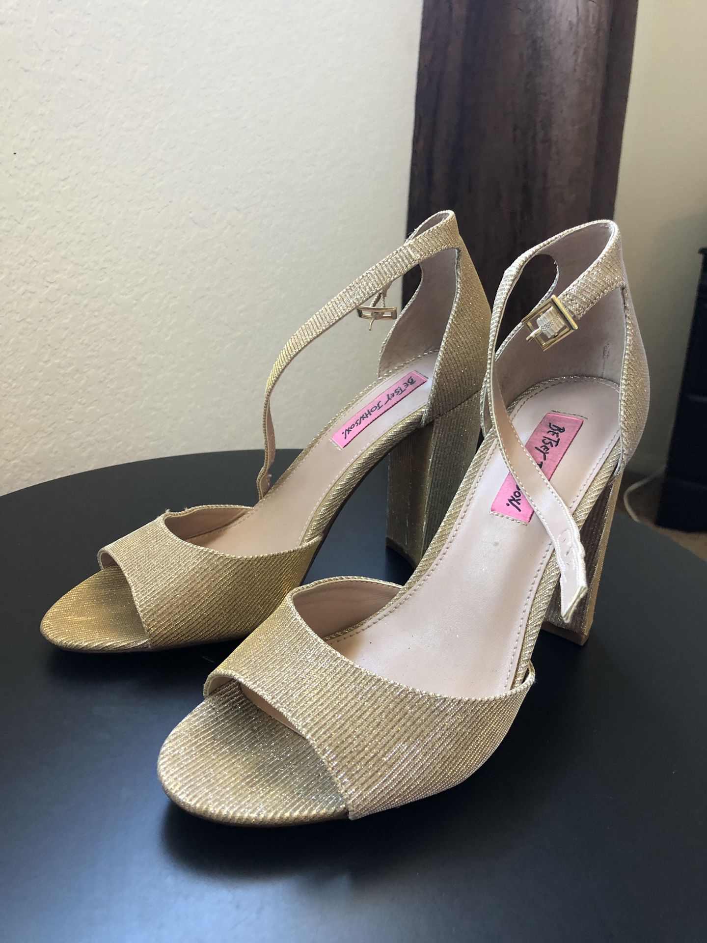 Betsey Johnson Gold Glittery heels Size 8.5