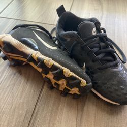 Youth Baseball Cleats