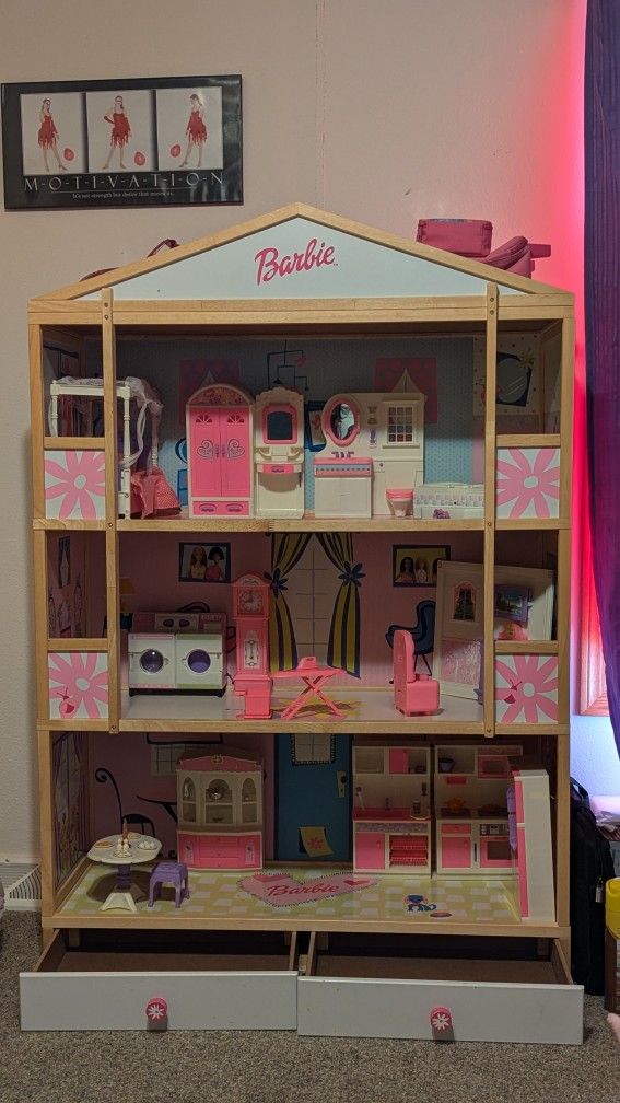 Barbie Dollhouse with Vintage Goldlok Accessories