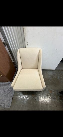 Accent modern chair by Pearson furniture