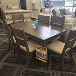 7pc Dining Room Set 