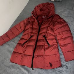 Brand new Red Bernardo Puffer Jacket Red Size M $90