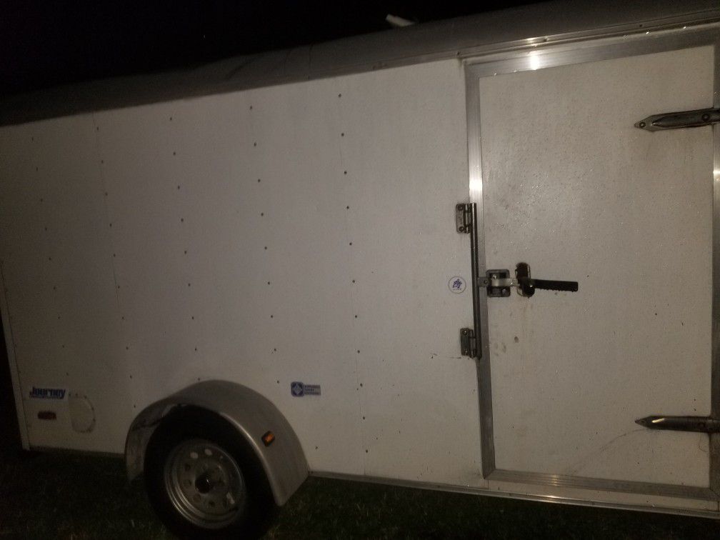 2005 pace enclosed trailer