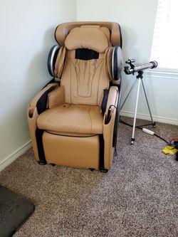 uDIVINE APP MASSAGE CHAIR