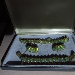 Juliana D & E Pistachio Green Satin Silk Set